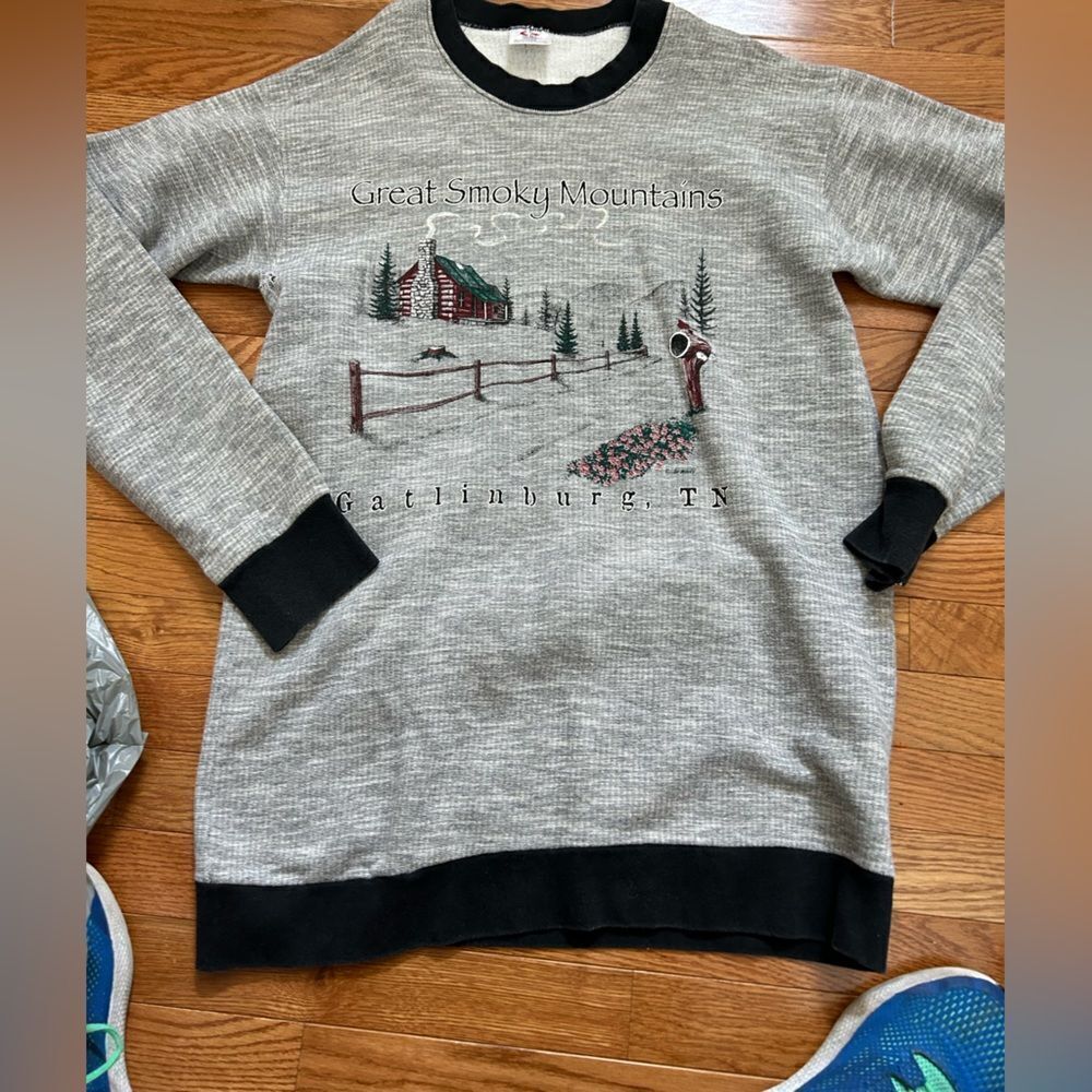 Vintage Great Smokey Mountains Log Cabin Sweatshirt